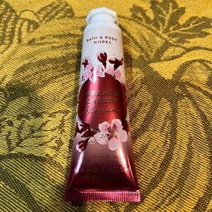 Bath & Body Works Cherry Blossom Hand Cream - Red and Pink